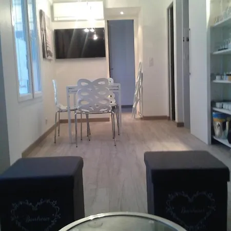 T2 Design Centre A Pied Apartman